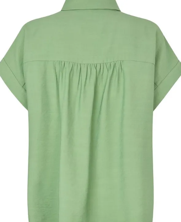 Aidamd shirt
