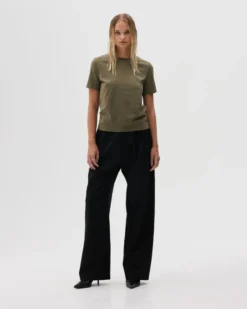 Classic Fit T-shirt Women
