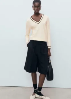 Contrasting V-neck sweater