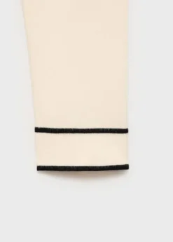 Contrasting V-neck sweater