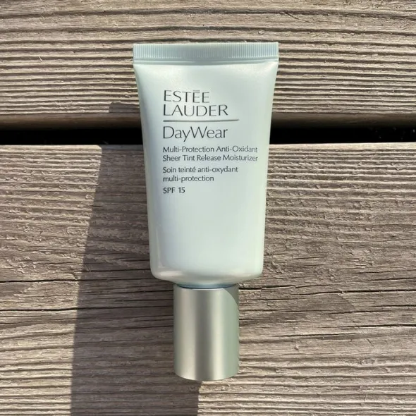 DayWear Sheer Tint SPF 15 Mini