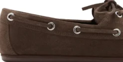 Deck shoes with laces