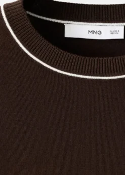 Fine knit sweater with contrasting
