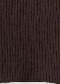 Fitted fine-knit top