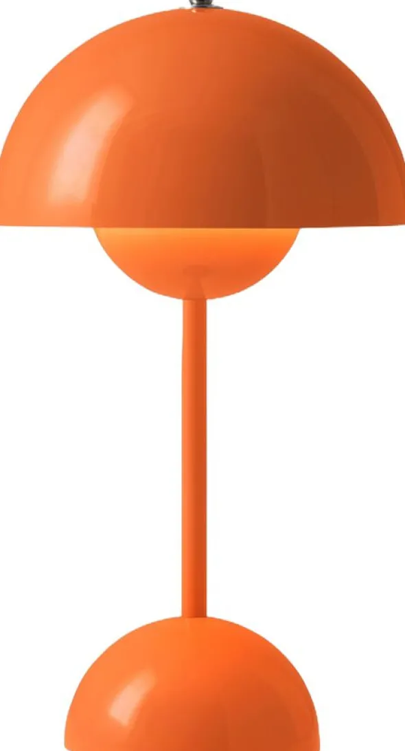 Flowerpot VP9, Portable Lamp, Magnetic Charger