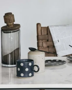 GRAINY cup w. handle, dark blue/ sand