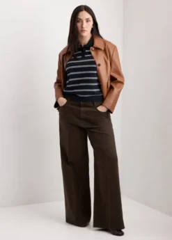 High-waisted wide leg jeans