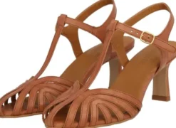 Højhælet sandal med smuk organisk frontdetalje