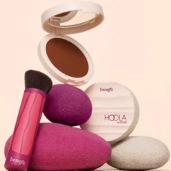 Hoola Wavemaker bronzing balm brush