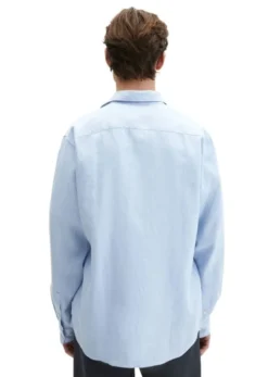 Kent collar, long sleeves, one rect