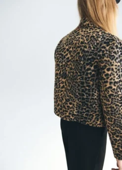 Leopard-print jacket with buttons