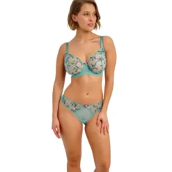 LOVE CRUSH BRIEF