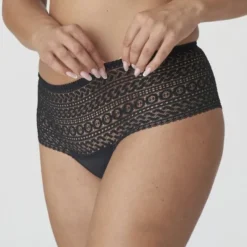 Montara luxury string