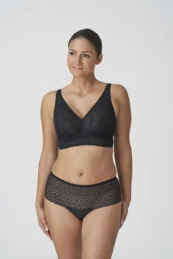 Montara luxury string