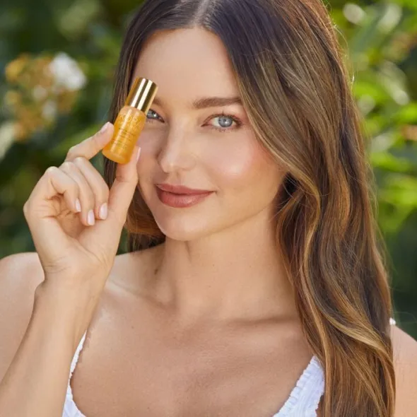Noni Glow Eye Treatment Oil 10 ml.