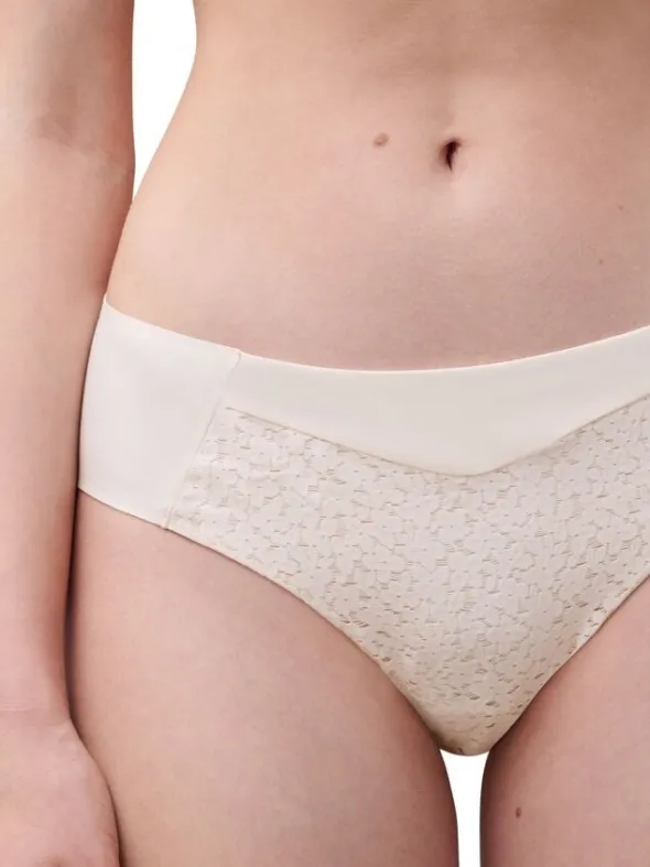 Norah Brief