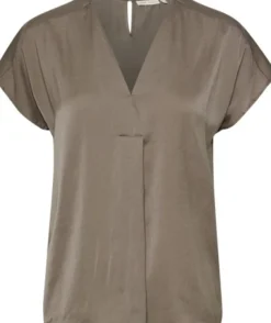 RindaIW Top