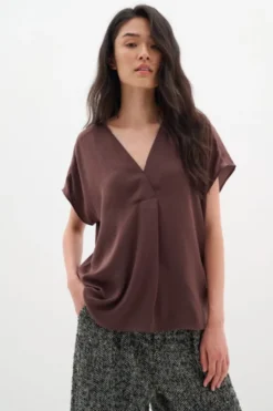 RindaIW Top