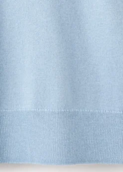 Round-neck knitted sweater