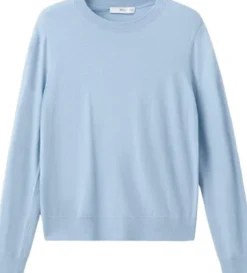 Round-neck knitted sweater