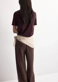 Short-sleeved knitted sweater