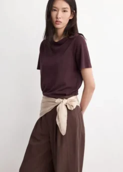 Short-sleeved knitted sweater