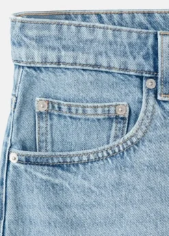 Straight low-rise denim Bermuda sho