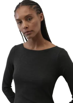 T-shirt, long sleeve, boat neck