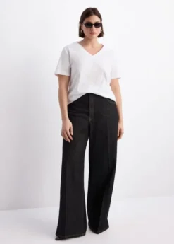 V-neck cotton T-shirt