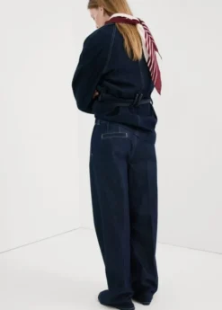 Wide leg mid-rise jeans