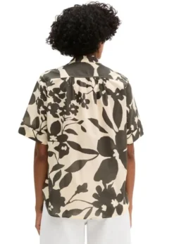 Woven Blouses Shortsleeve